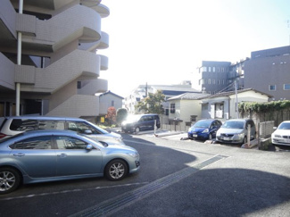 【駐車場】 | いつでも目の届く敷地内に駐車場を完備しています♪荷物がかさばりがちなお買物にも、車があると便利ですよね☆