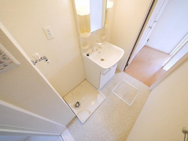 ラフィーネB（俵口町）の設備|洗濯機置き場です