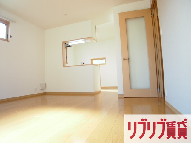 ビレッジ都町Ｃ棟の居間・リビング
