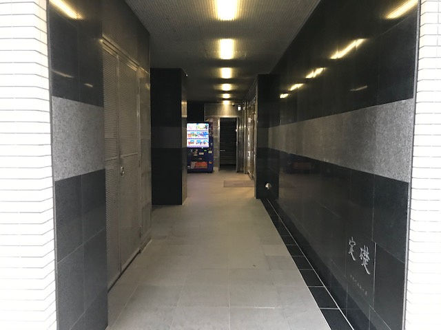 千洋ビルのロビー