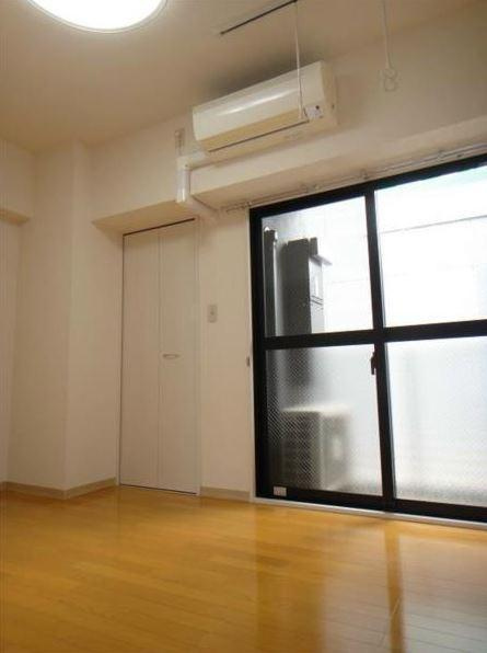 ＢＵＩＬＤＩＮＧ・Ｋの洋室|明るい室内