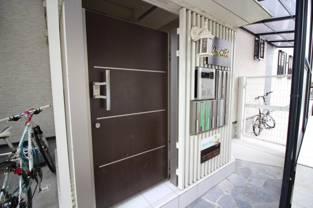 ドーノダルチェーロうめきたのエントランス|建物の内部です