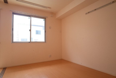 【寝室】 | キャンフルローレル