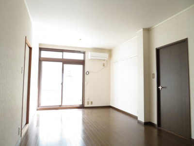 【居間・リビング】 | メモリアルハイツ３