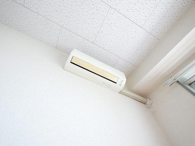 西本ビル（川原城町）の設備|エアコン完備です。
