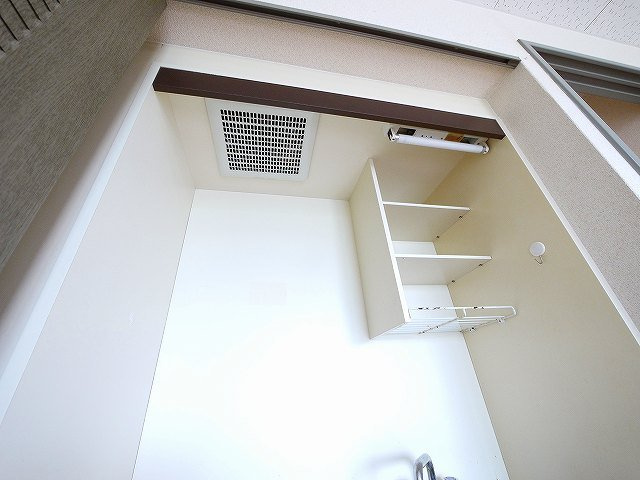 西本ビル（川原城町）のキッチン|コンパクトなキッチンで掃除もラクラク