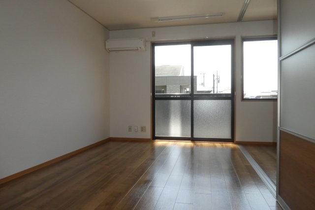 メゾン・ド・セジュールＢの居間・リビング|ダイニングキッチン