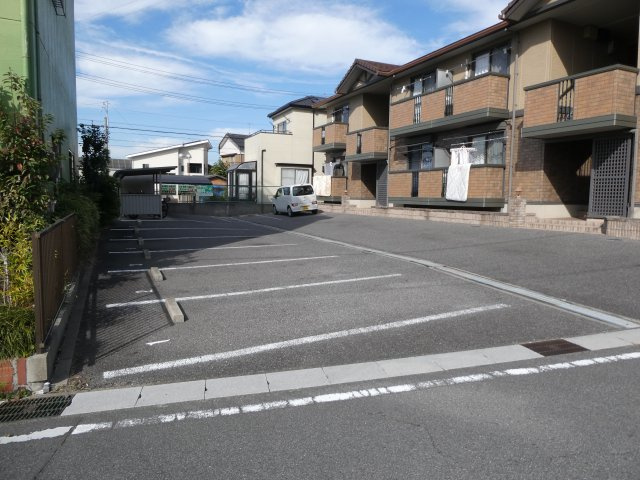 ファミールみなとの駐車場