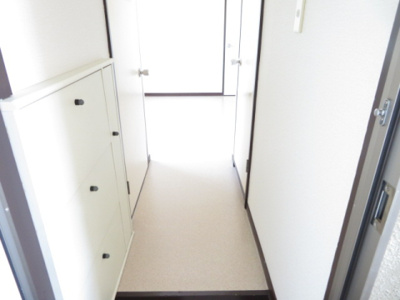 【玄関】 | アップルガーデンＡ | シューズボックスあり