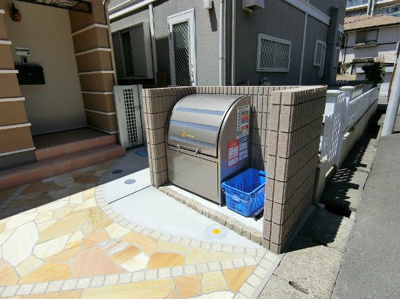 【その他共用部分】 | ラ・フェリーチェ | 敷地内ごみ置き場でごみ出しもらくらく～♪忙しい社会人さんや主婦さんにもうってつけ！