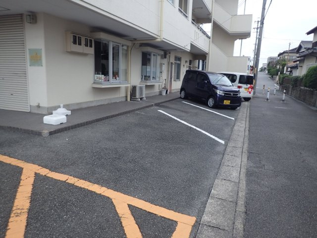 竹富士ビルの駐車場
