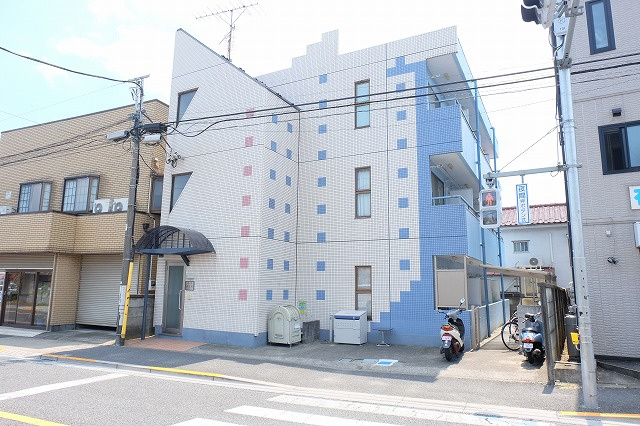 カーサ西立川の外観