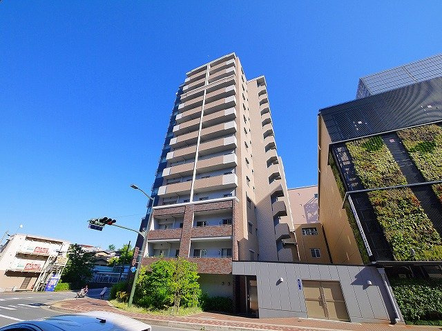 ローレルコート生駒イーストレジデンスの外観