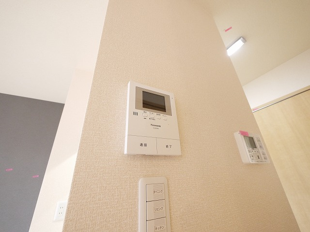 シャーメゾン二階堂のセキュリティ|モニター付きインターホン