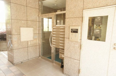 【エントランス】 | シェスワ天神北 | 落ち着いたエントランスです