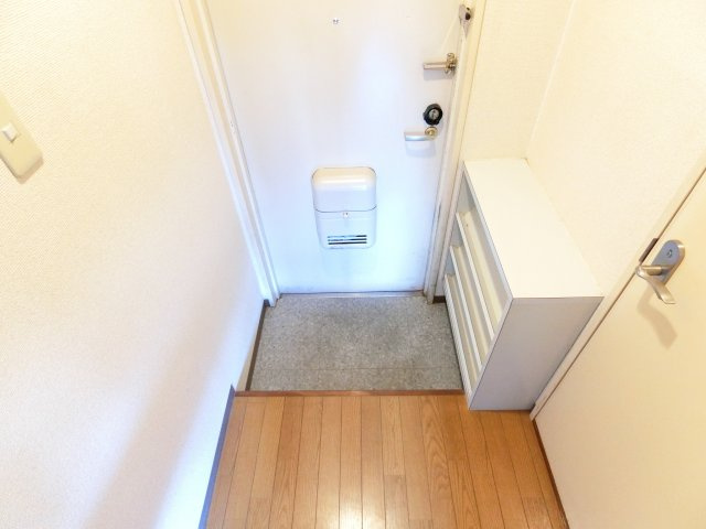 レジデンス遊園前の玄関