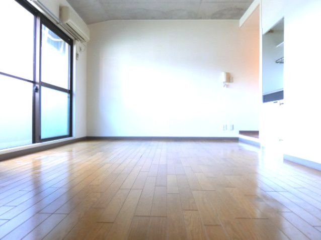 レジデンス遊園前の居間・リビング