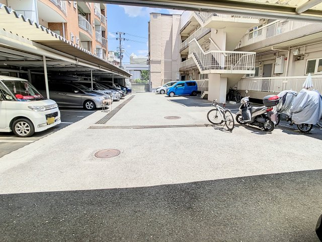 Ｎｏ．１香里ニューハイツの駐車場