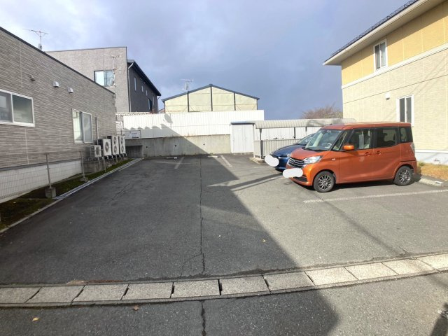 セジュールリモンの駐車場