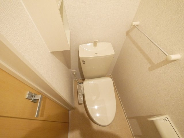 パディ・アロウ・ハウスⅤのトイレ|ゆったりとした空間のトイレです