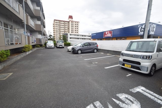 ドミトリー西船の駐車場|駐車場完備です