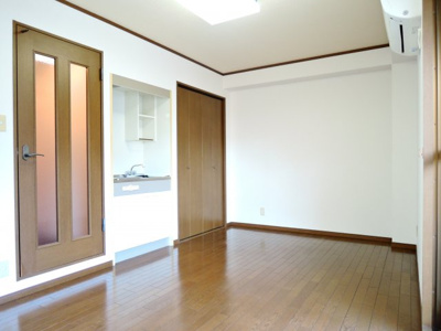 【寝室】 | レジデンスSHⅢ(旧上田マンション)