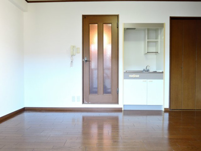 【居間・リビング】 | レジデンスSHⅢ(旧上田マンション)