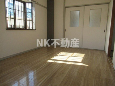 【寝室】 | サンライフ若江東（若江岩田賃貸） | 落ち着いた色調の寝室です