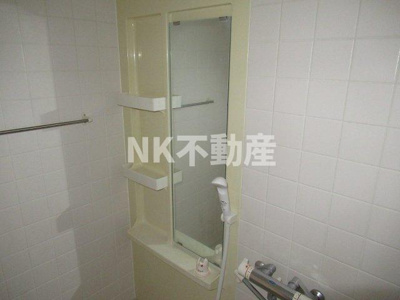 【浴室】 | 大宝グランシャリオ（河内小阪賃貸） | お風呂に鏡があります