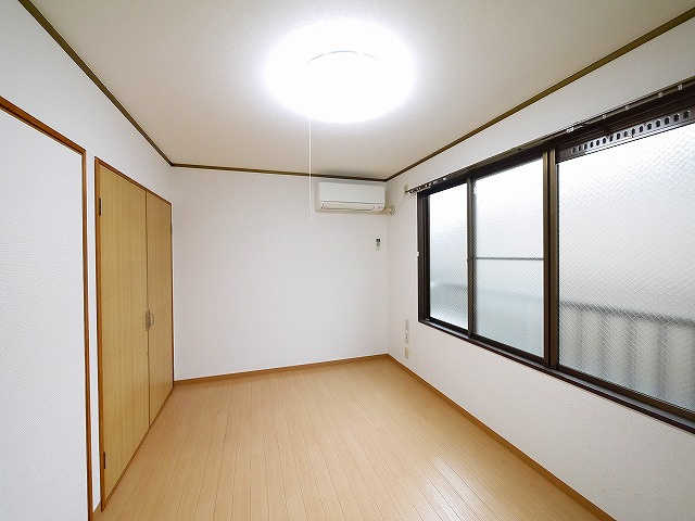 雅叙園ハイツの居間・リビング|こちらの居間で趣味の時間をお楽しみください