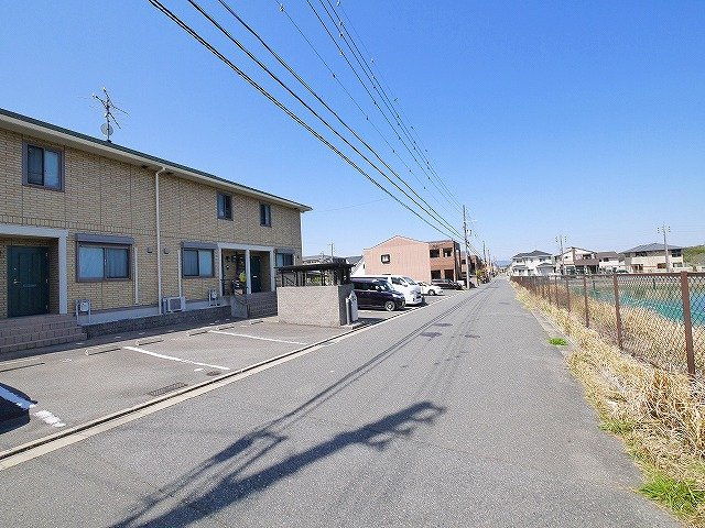 サル　ドセジュールの駐車場|駐車場に車を止められます
