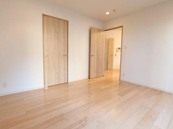 ミレニアムガーデンコートの寝室|綺麗にフルリノベーション