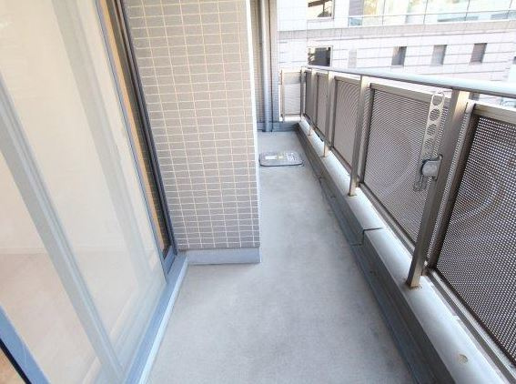 ミレニアムガーデンコートのバルコニー|広々バルコニー
