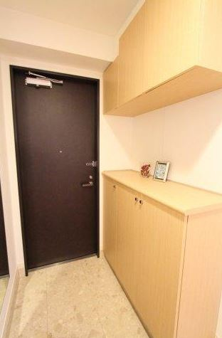 ミレニアムガーデンコートの玄関|清潔感のある玄関部分