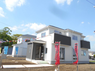 【外観】 | 2780から2680万円に価格変更です。100坪超えで駅徒歩圏15分。都内に電車通勤できます