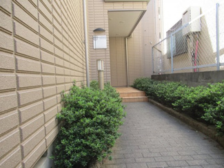 【エントランス】 | 落ち着いたエントランスです