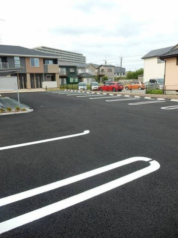 グランフェリシアAの駐車場