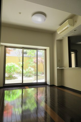 マスターズ・レジデンス桜川Ⅰの居間・リビング