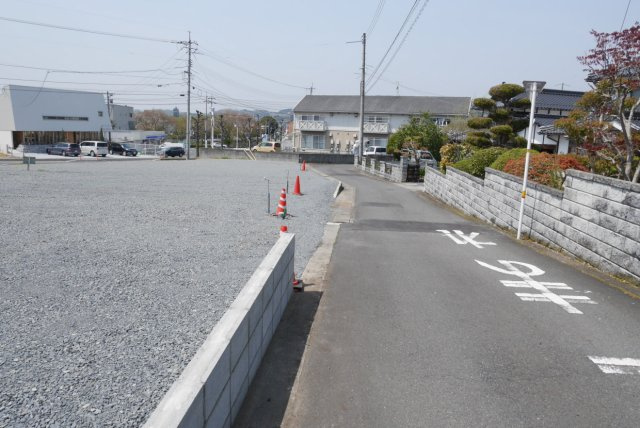 沼　貸地290坪の駐車場|北側接道