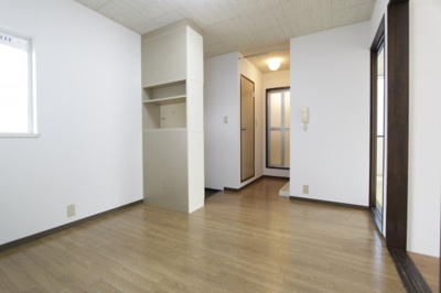 【居間・リビング】 | ハウスＲ | こちらの居間で趣味の時間をお楽しみください