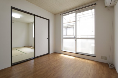 【洋室】 | ハウスＲ | ゆったりした洋室です