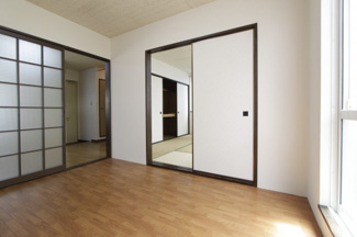 【洋室】 | ハウスＲ | ゆったりした洋室です