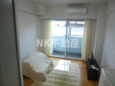 【居間・リビング】 | ロイヤルアーク八戸ノ里（八戸ノ里賃貸） | モデルルームです