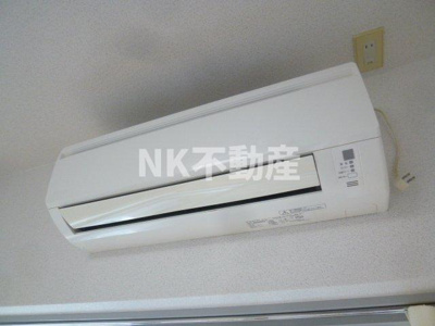 【寝室】 | ロイヤルアーク八戸ノ里（八戸ノ里賃貸） | 洋室にエアコンがあります