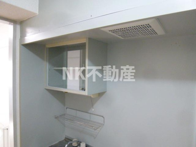 【キッチン】 | ロイヤルアーク八戸ノ里（八戸ノ里賃貸） | キッチンの収納です