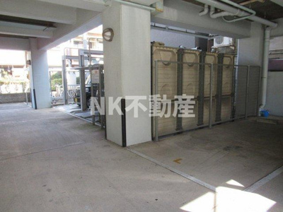 【駐車場】 | ロイヤルアーク八戸ノ里（八戸ノ里賃貸） | 駐車スペースもあります