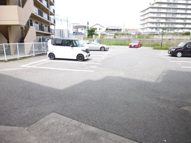 オーシャンビュー江井ヶ島の駐車場