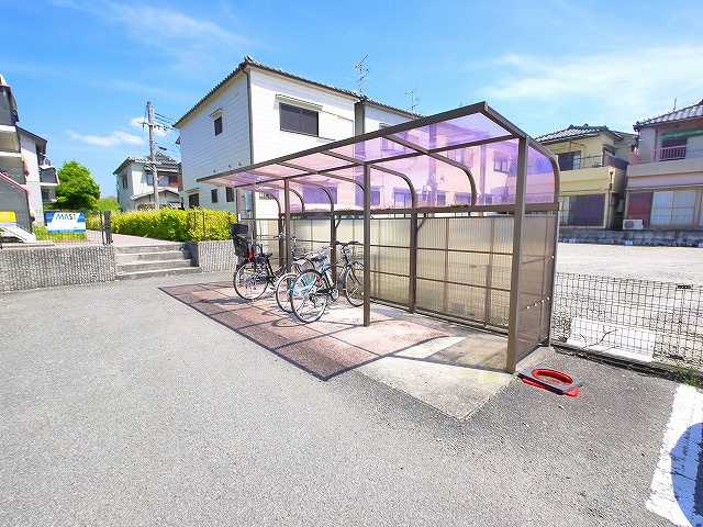 ベリタスのその他共用部分|広々とした駐輪場です。