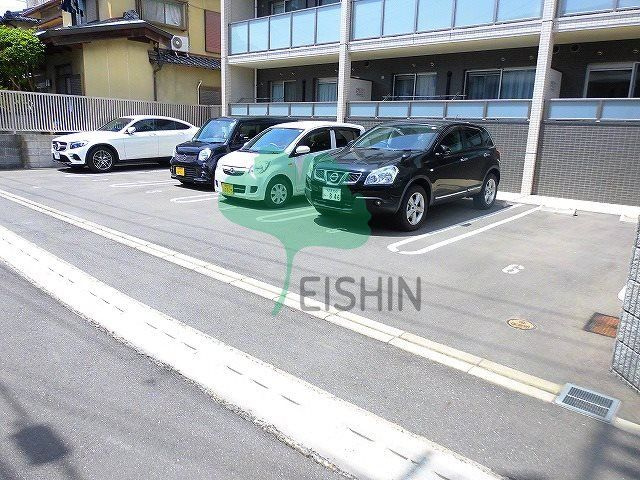 レジーナの駐車場