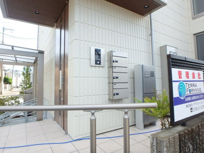 【エントランス】 | ヌメロ・ウノ甲子園口